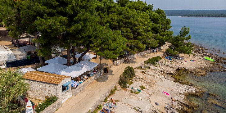 Raj pri mori: chorvátska dovolenka v modernom kempe a vybavenom apartmáne
