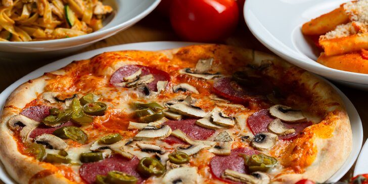 Menu pre 2 osoby: Cestoviny alebo pizza s dezertom v Trattoria La Famiglia