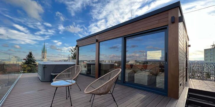 Rooftop Spa: Vstup do exkluzívneho privátneho wellness s výhľadom na mesto pre 2 – 4 osoby