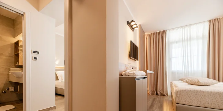 Ostrov Krk: 4* hotel pri kamienkovej pláži, polpenzia, bazén, dieťa zadarmo a extra zľavy