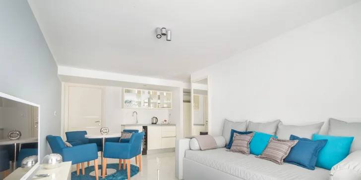 Ostrov Krk: 4* hotel pri kamienkovej pláži, polpenzia, bazén, dieťa zadarmo a extra zľavy