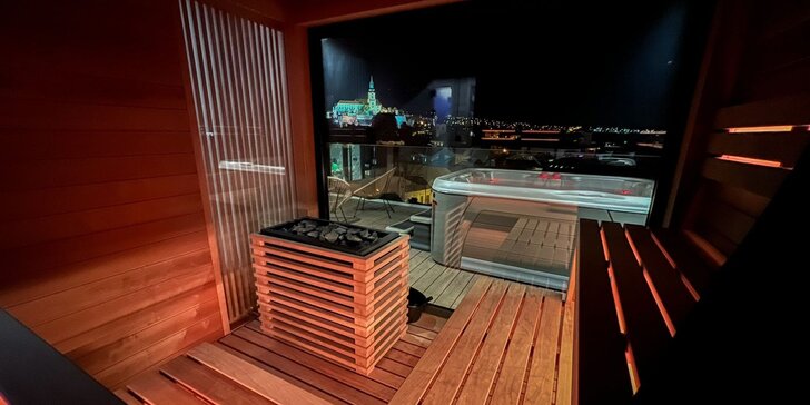 Romantický pobyt s exkluzívnym privátnym wellness na streche hotela s výhľadom na mesto Nitra + fľaša prosecca