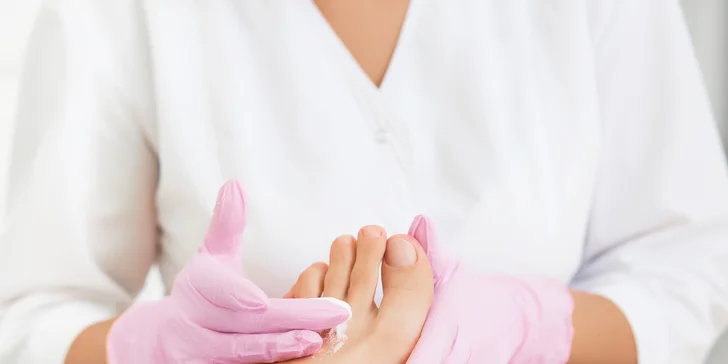 Relax pedikúra alebo wellness pedikúra s gél lakom či bez