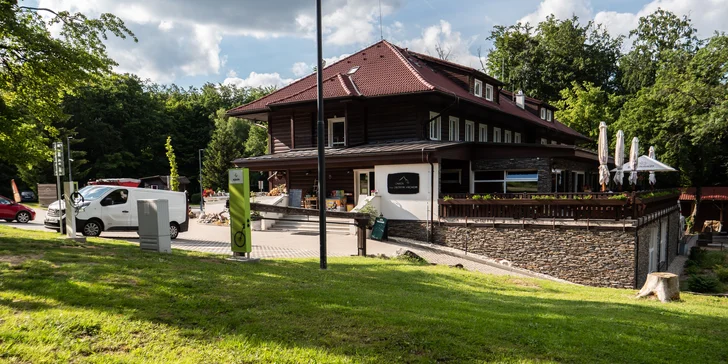 Príjemný oddych v Chate pod Ostrým vrchom pri Trenčíne s možnosťou wellness