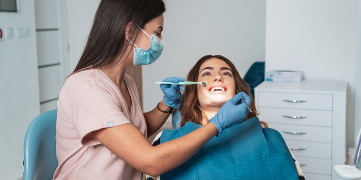 Dentálna hygiena s pieskovaním pre deti aj dospelých alebo bielenie zubov