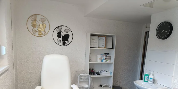 Relax pedikúra alebo wellness pedikúra s gél lakom či bez