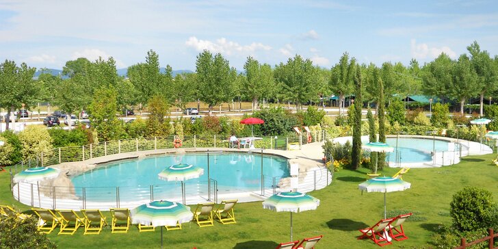 Dovolenka v Toskánsku: vybavený mobilhome, rezort plný zábavy, bazény a polpenzia či plná penzia