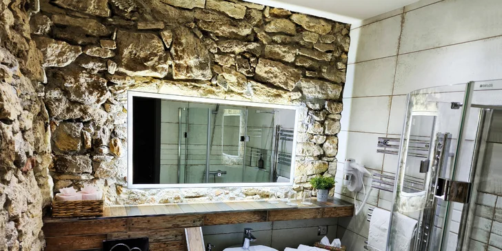 Pobyt v zrekonštruovanom mlyne s vodným kolesom nabíjacou stanicou pre elektromobily a novými izbami