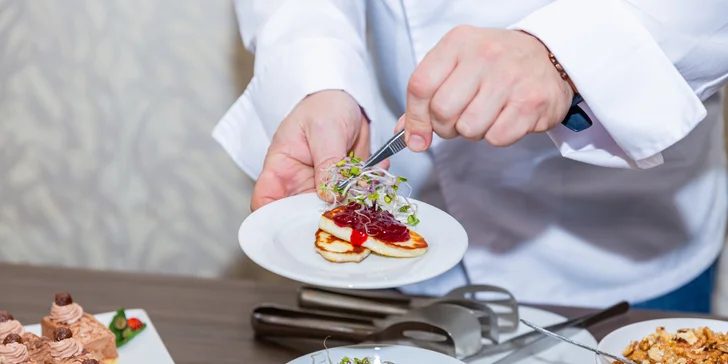 Kontakt Wellness Hotel**** s exkluzívnym bazénovým a wellness svetom