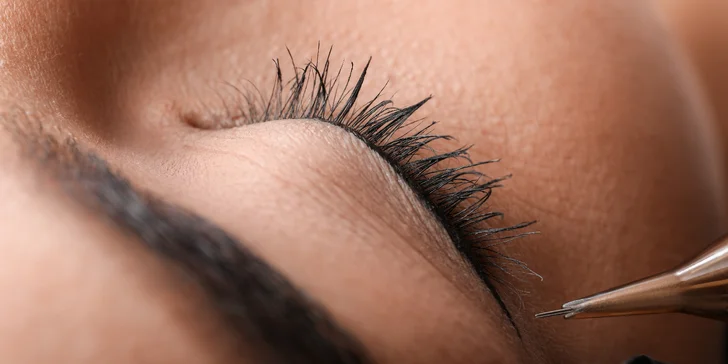 Permanentný make-up: Očná linka či akvarelové pery