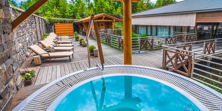 Kontakt Wellness Hotel**** s exkluzívnym bazénovým a wellness svetom