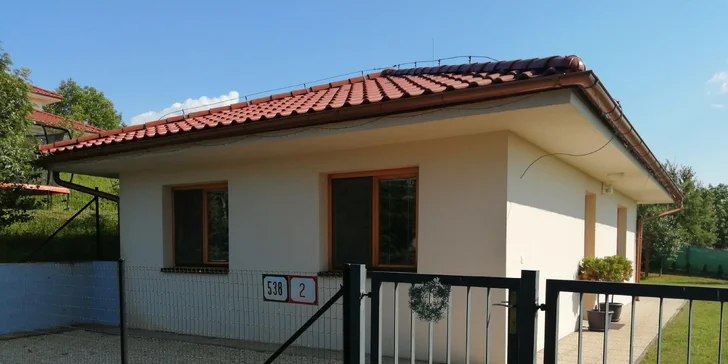 Šikovný domček so záhradou pre 5 osôb v Dudinciach: fľaša prírodného vína aj 50% zľava na elektrobicykle