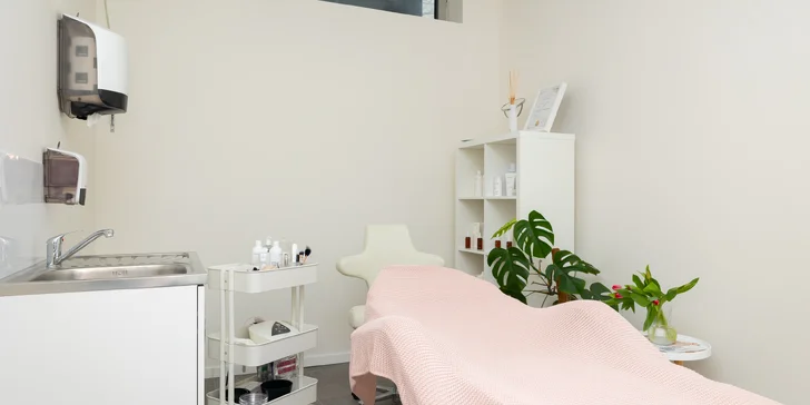 Laminácia obočia, hĺbkové čistenie pleti či manuálna karboxyterapia