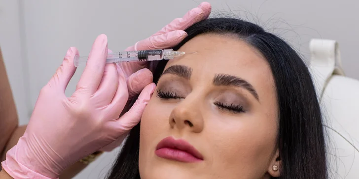 Aplikácia botulotoxínu do oblasti tváre v Neuroderm: Jedna, dve či tri lokality