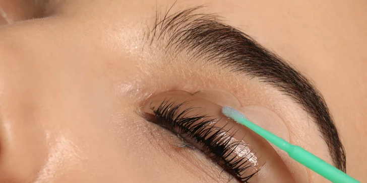 Chemický peeling, detoxikačné alebo luxusné anti AGING ošetrenie, laminácia obočia či lash lifting