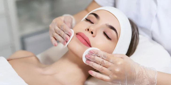Chemický peeling, detoxikačné alebo luxusné anti AGING ošetrenie, laminácia obočia či lash lifting