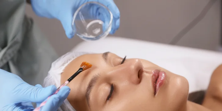 Revolučný BioRePeelCl3 peeling na revitalizáciu pleti aj maska s chladným parafínom na ruky