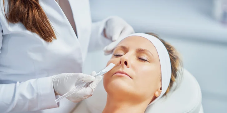 Revolučný BioRePeelCl3 peeling na revitalizáciu pleti aj maska s chladným parafínom na ruky