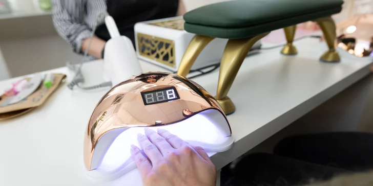 Manikúra: japonská, hĺbková, pánska alebo IBX kúra či gél lak v Daily nails