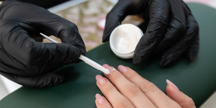 Manikúra: japonská, hĺbková, pánska alebo IBX kúra či gél lak v Daily nails