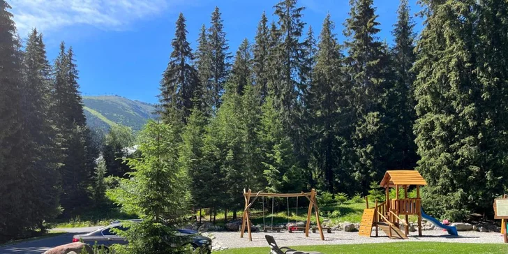 Horský hotel v Jasnej plný podmanivých výhľadov na brehu Vrbického plesa s wellness a stravou