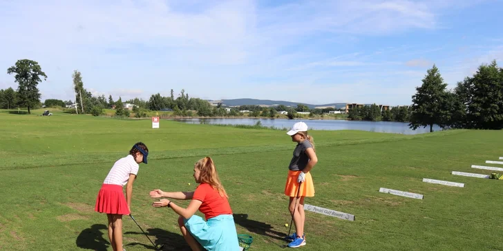 2-hodinový alebo 3-hodinový skupinový golfový kurz pre začiatočníkov s profesionálnou trénerkou Michaelou Patzeltovou