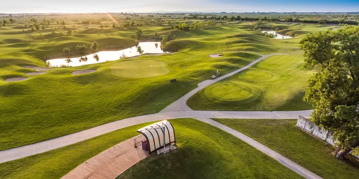 2-hodinový alebo 3-hodinový skupinový golfový kurz pre začiatočníkov s profesionálnou trénerkou Michaelou Patzeltovou