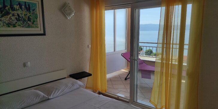 Letná dovolenka v Chorvátsku: apartmány až pre 10 osôb, 180 m od pláže, 2,5 km od Omišu