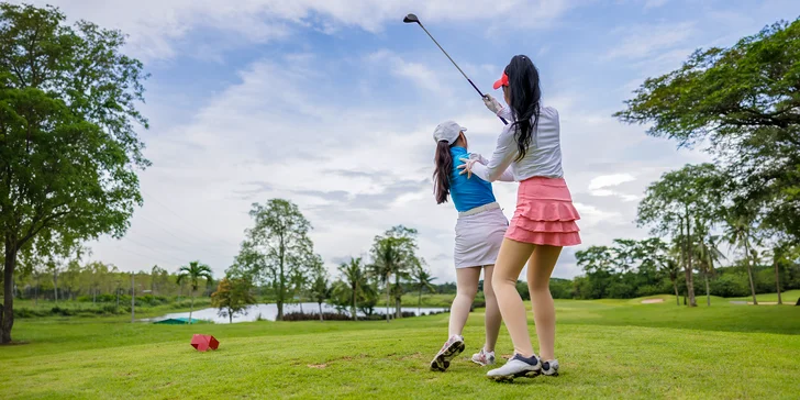 2-hodinový alebo 3-hodinový skupinový golfový kurz pre začiatočníkov s profesionálnou trénerkou Michaelou Patzeltovou