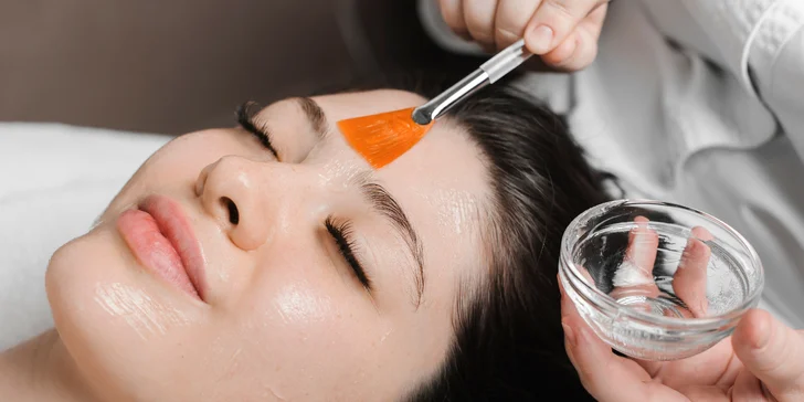 Mezoterapia, hĺbkové ultrazvukové čistenie aknóznej pleti či chemický peeling v Nefrit estee