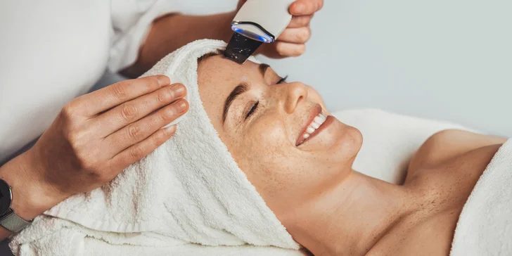 Mezoterapia, hĺbkové ultrazvukové čistenie aknóznej pleti či chemický peeling v Nefrit estee