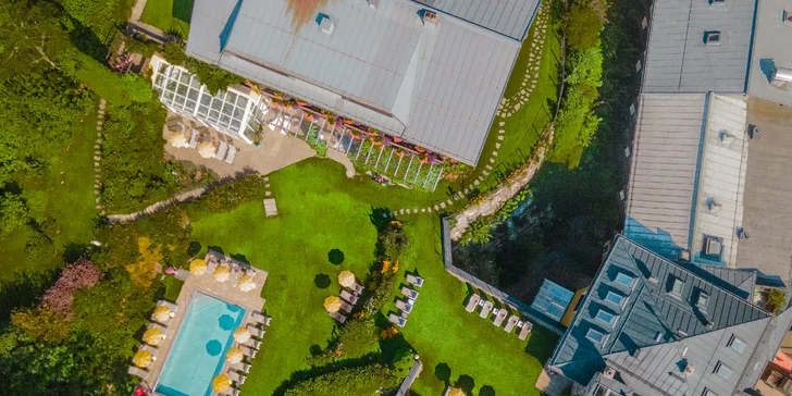 Rakúske Alpy: krásny hotel s wellness, strešnou záhradou a polpenziou aj karta plná zliav a atrakcií zadarmo