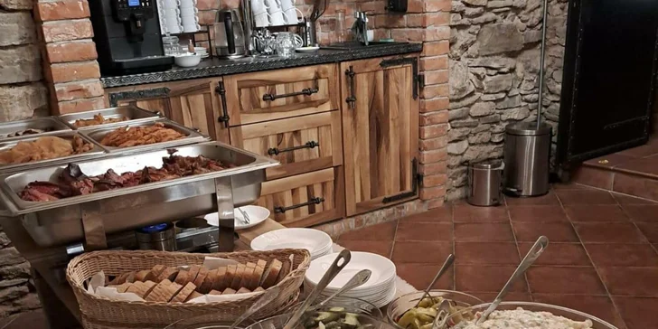 Pobyt v zrekonštruovanom mlyne s vodným kolesom nabíjacou stanicou pre elektromobily a novými izbami