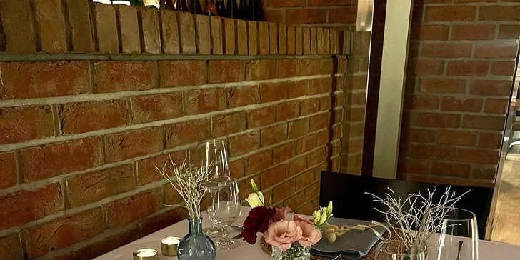 Vstup do wellness, 4-chodová večera alebo romantický večer pre 2 osoby vo Ville Nečas