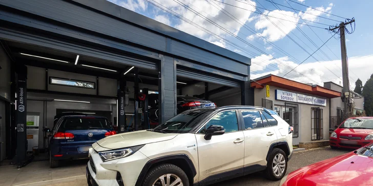 Výmena oleja a filtrov vo vašom aute: materiál v cene alebo vlastný