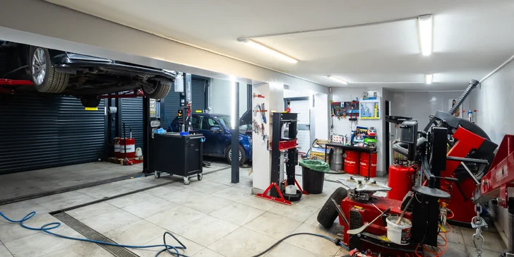 Výmena oleja a filtrov vo vašom aute: materiál v cene alebo vlastný