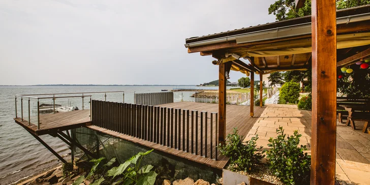 Oslnivý 4* hotel na brehu slovenského mora: fúra zážitkov, strava aj neobmedzený wellness