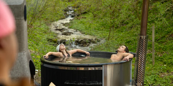 Lesný wellness zážitok: Samoobslužná Sauna & Hot Tube v prírode