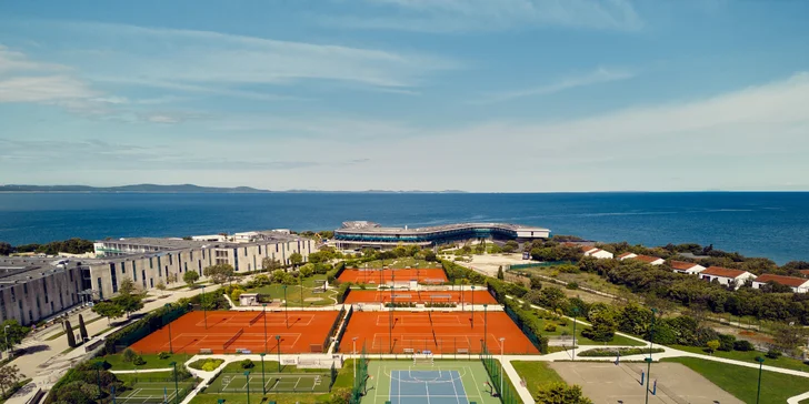 Luxusný 5* rodinný rezort pri Zadare: vlastná pláž a bazény, 2 deti zadarmo, plná či polpenzia, wellness aj úžasný detský svet