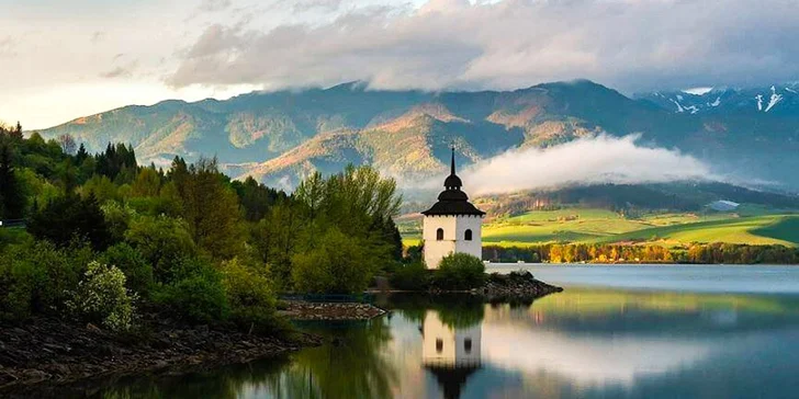Dovolenka priamo pri Liptovskej Mare, príjemný personál, skvelá kuchyňa, široké možnosti relaxu..