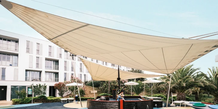 Luxusný 5* rodinný rezort pri Zadare: vlastná pláž a bazény, 2 deti zadarmo, plná či polpenzia, wellness aj úžasný detský svet