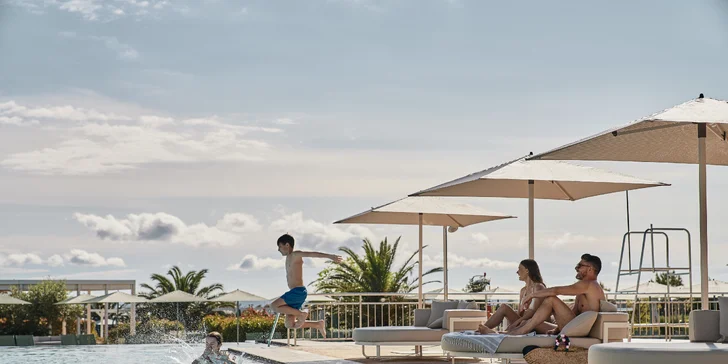 Luxusný 5* rodinný rezort pri Zadare: vlastná pláž a bazény, 2 deti zadarmo, plná či polpenzia, wellness aj úžasný detský svet