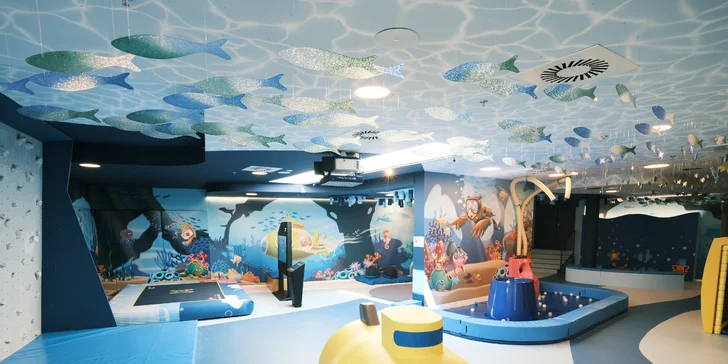 Luxusný 5* rodinný rezort pri Zadare: vlastná pláž a bazény, 2 deti zadarmo, plná či polpenzia, wellness aj úžasný detský svet