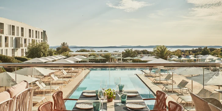 Luxusný 5* rodinný rezort pri Zadare: vlastná pláž a bazény, 2 deti zadarmo, plná či polpenzia, wellness aj úžasný detský svet