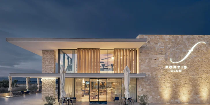 Luxusný 5* rodinný rezort pri Zadare: vlastná pláž a bazény, 2 deti zadarmo, plná či polpenzia, wellness aj úžasný detský svet