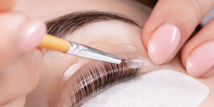 Lash lifting rias, 3D mihalnice alebo laminácia či úprava obočia