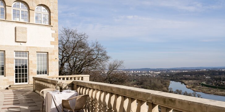 Úchvatný zámok v 5* štandarde: panoramatický výhľad na Krakov, raňajky aj polpenzia