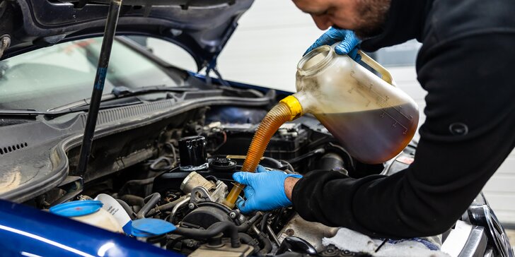 Výmena oleja a filtrov vo vašom aute: materiál v cene alebo vlastný