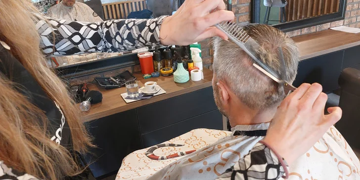 Úprava brady, strih vlasov strojčekom a nožnicami, combo, alebo TOP combo pre náročnejších