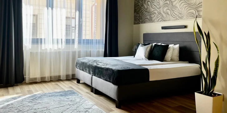 Romantický Eger s privátnym wellness v pet friendly hoteli: luxusné raňajky aj fľaša vína